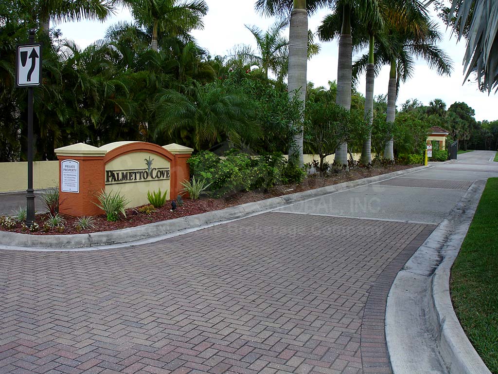 Palmetto Cove Entrance